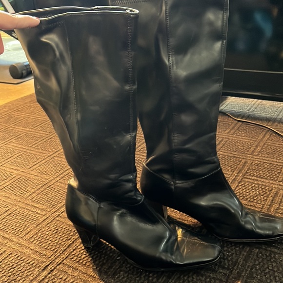 Mid calf boots. Excellent used condition. - Picture 2 of 2